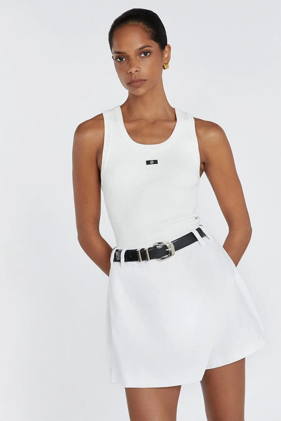 ASTER WHITE LINEN SKORT