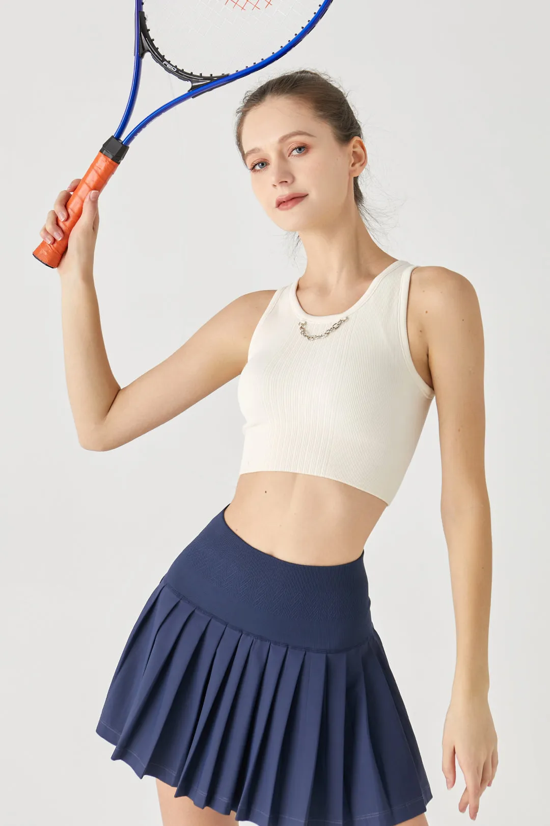 Breathable Seamless Knit Sports Bra with Built-in Cups