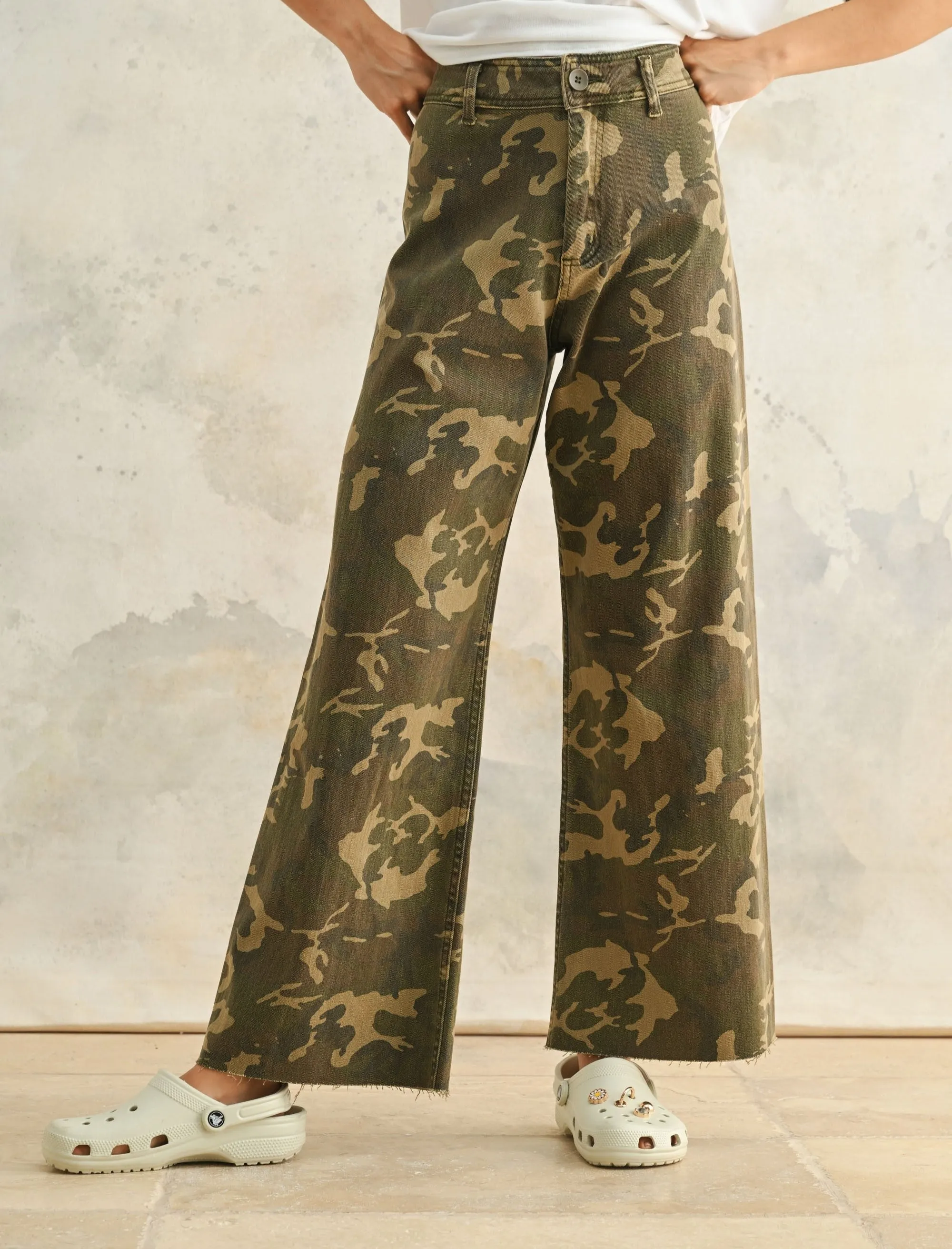 Camouflage Print Stretch Pants
