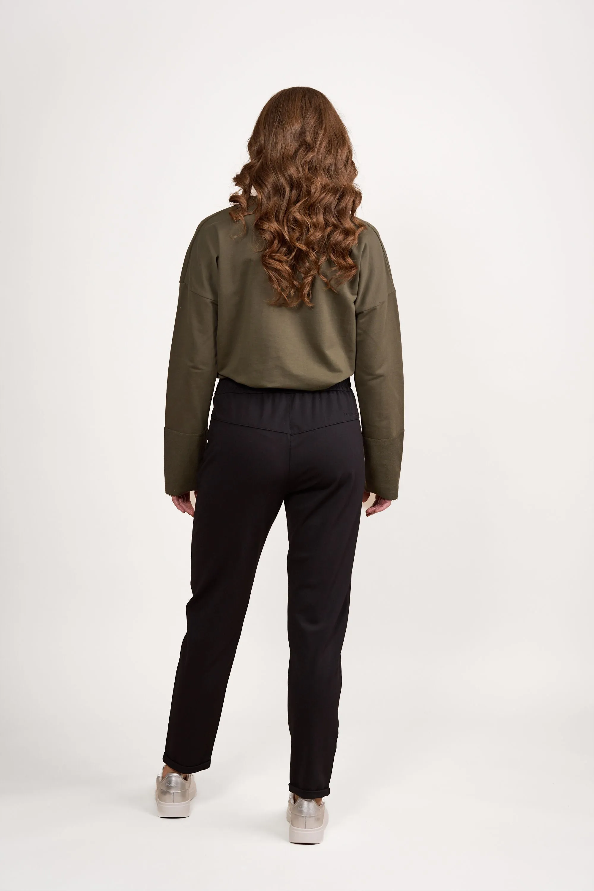 VASSALLI RELAXED LEG ANKLE GRAZER PANT